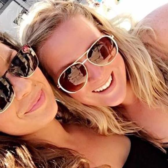 Meet your Posher, Amanda - Picture 1 of 1