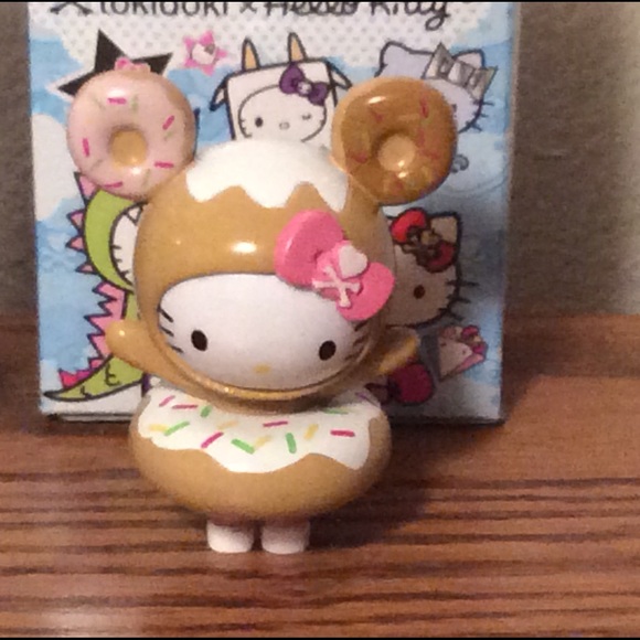 Hello Kitty and Tokidoki "Donutelle" Blind Box Fig
