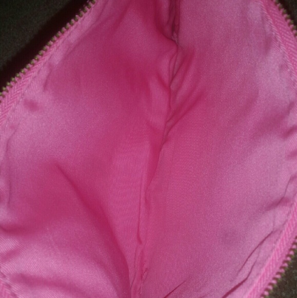 🚨🚨SALE🚨🚨BRAND NEW VICTORIA SECRET POUCH - Picture 3 of 3