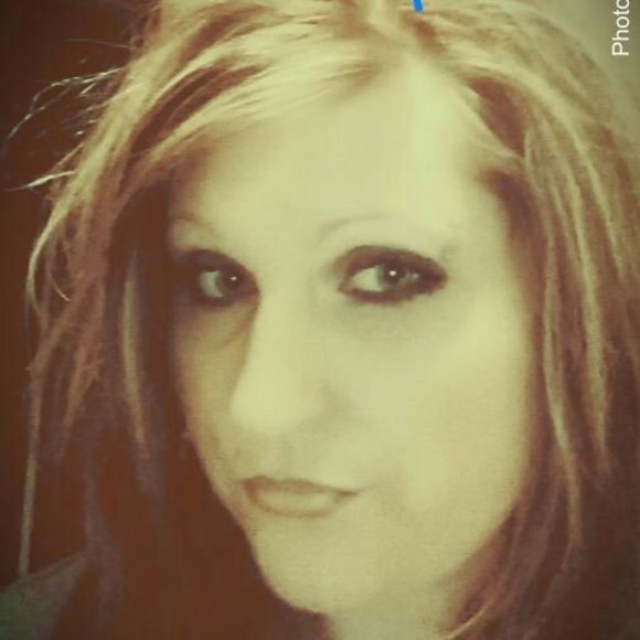 Meet your Posher, Lisa - Picture 1 of 1