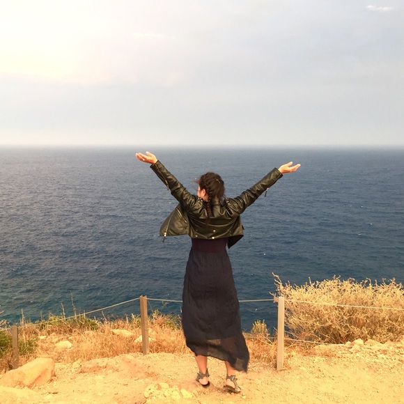 Meet your Posher, Waves + Wonder - Picture 2 of 3