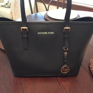 Jet Set Travel Saffiano Leather Small Tote