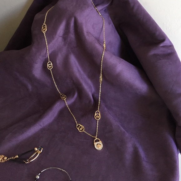 Necklace - Picture 2 of 4