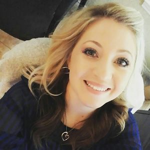 Meet your Posher, Maci