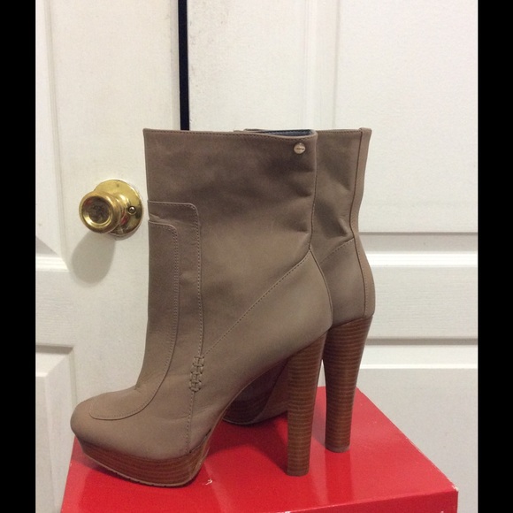 Calvin Klein Boot.