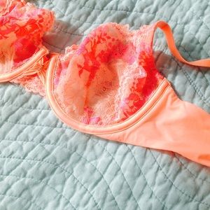 VS LACE BRA 🔴NWT🔴1HOUR SALE BRAND NEW🔴 😊