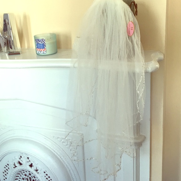 NWT ??? Bridal Veil main image 2