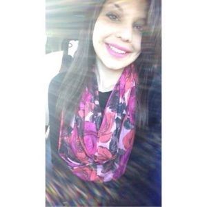 Meet your Posher, Katelyn