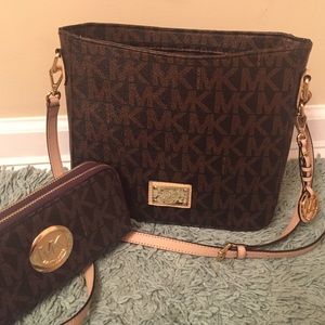 bundle --->michael kors crossbody and wallet