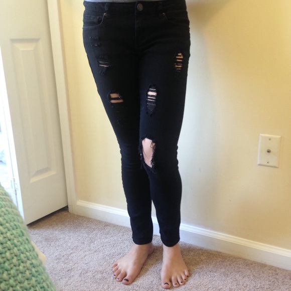 Ripped skinny jeans