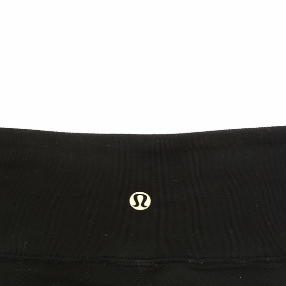 Lulu Lemon Classic Black Cropped Leggings