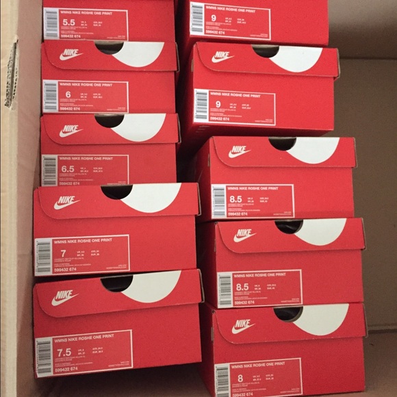 Brand New Women's Nike Roshe One Print - Picture 3 of 3