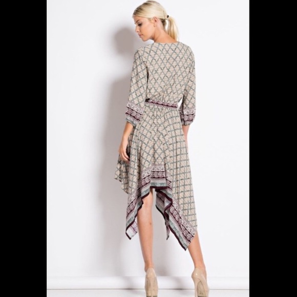 🔴SALE🔴Beautiful hanky dress 💞 - Picture 3 of 4