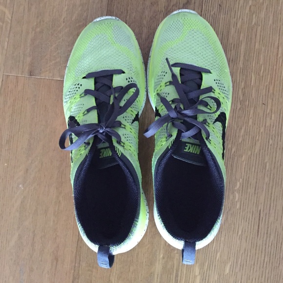 Nike Flyknit LunarTempo Volt / Black