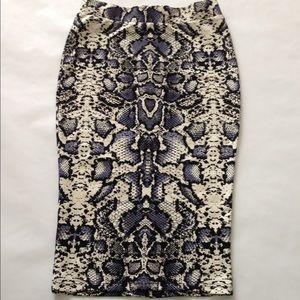 Gianni Bini Snake skin print pencil skirt