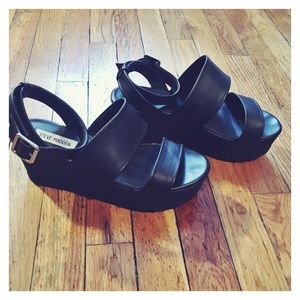 ♡ Steve Madden Flatform Sandals- Size 8
