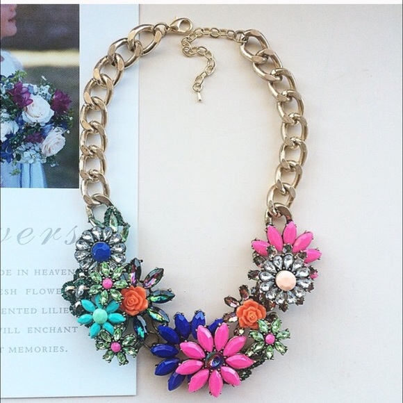 Royal blue necklace - Picture 3 of 3