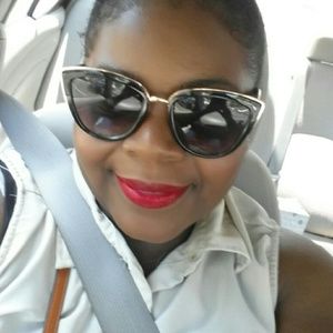 Meet your Posher, Ayisha