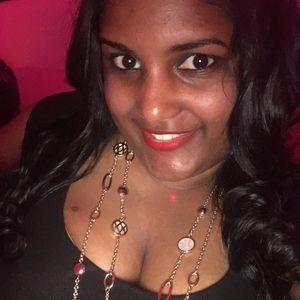 Meet your Posher, Yesenia