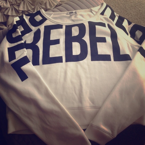 NWT White Cropped Sweatshirt 💀REBEL