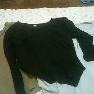 OLD NAVY 3 T-SHIRTS IN THIS  BUNDLE