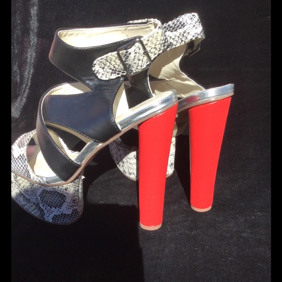 Platform Snake Print Sandals - Picture 3 of 4