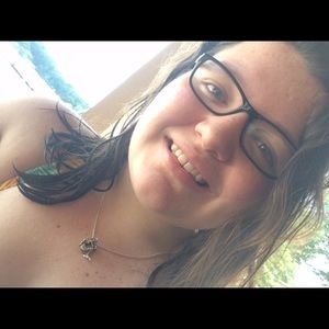 Meet your Posher, Hailey