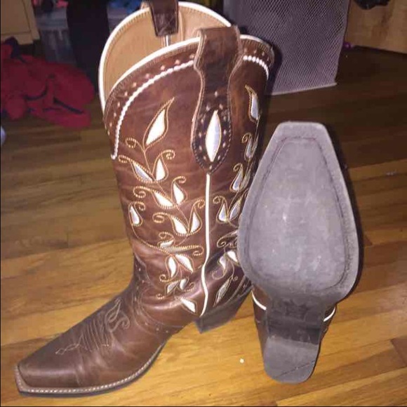 SOLD Ariat Sonora Boots
