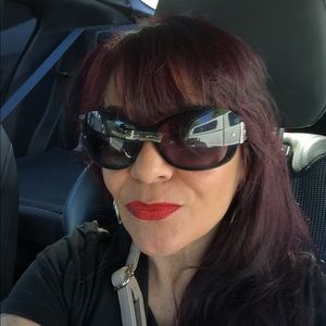 Meet your Posher, Valerie