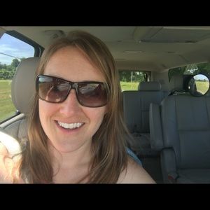 Meet your Posher, Melissa