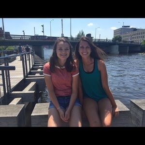 Meet your Posher, Emily