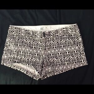 American Eagle Black and White Patterned Shorts