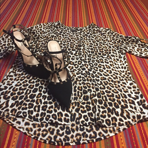 Leopard print blouse size Medium from Express🔥🔥