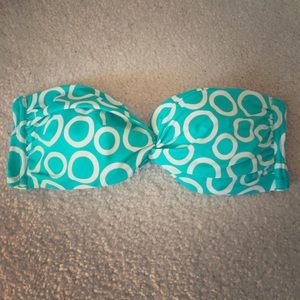 Twist bandeau bikini top