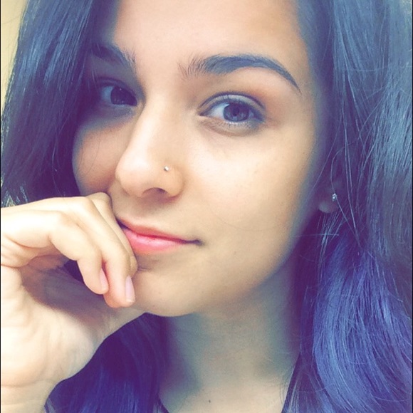 Meet your Posher, Danielle - Picture 1 of 1