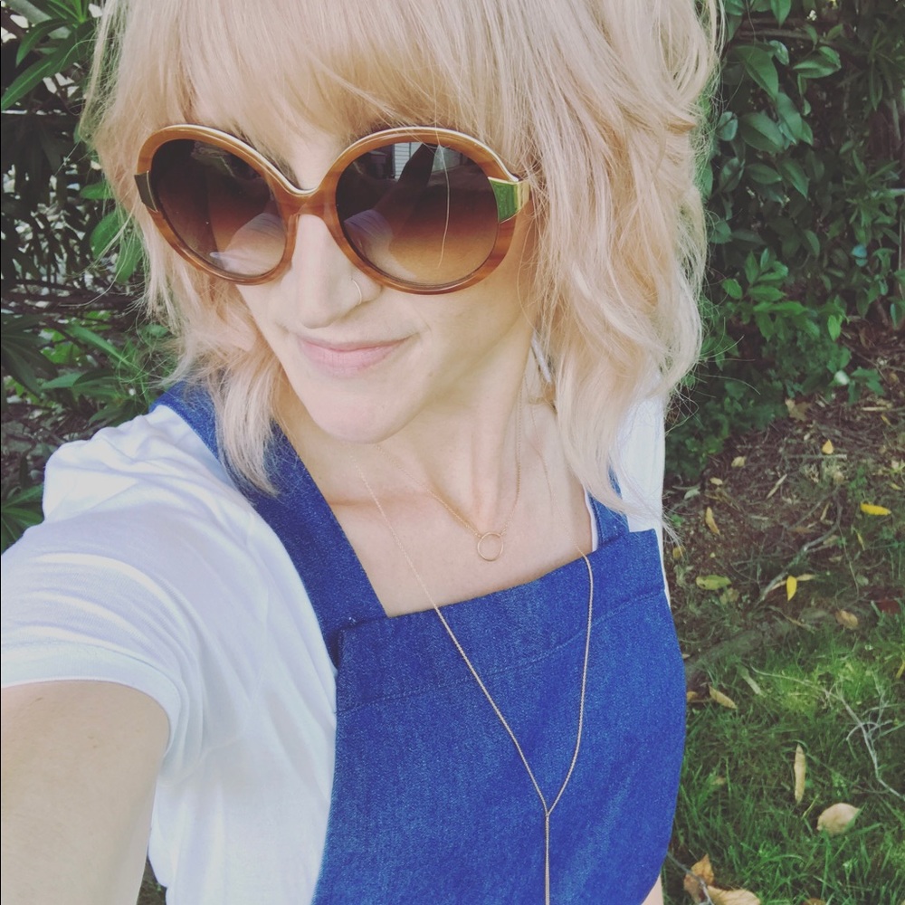 Meet your Posher, Emily