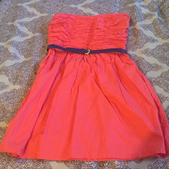 Super cute coral strapless button front dress!