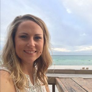 Meet your Posher, Courtney