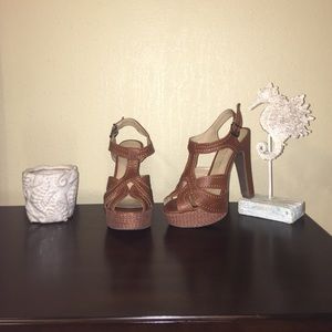 LC (Lauren Conrad) platform sandals
