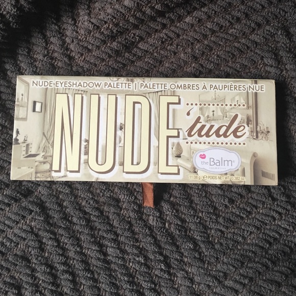 The Balm Nude'Tude Palette
