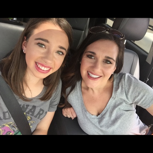 Meet your Posher, Sarah - Picture 1 of 1