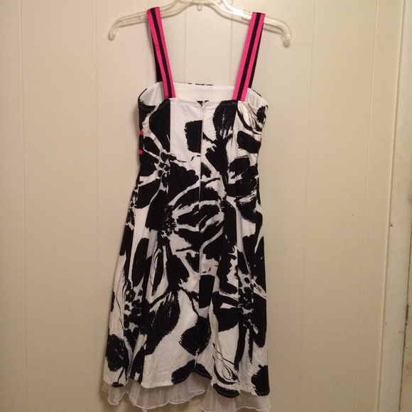 DRESS - Picture 3 of 4