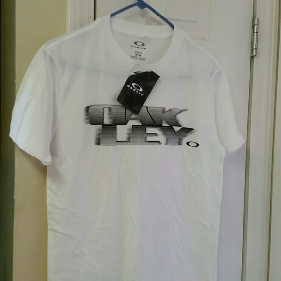 Oakley NWT white tee shirt