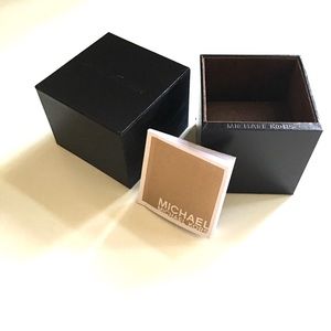 ✨Michael Kors Watch box✨