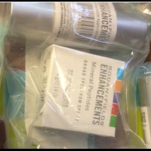 Rodan and Fields Mineral Peptide Powder and Brush