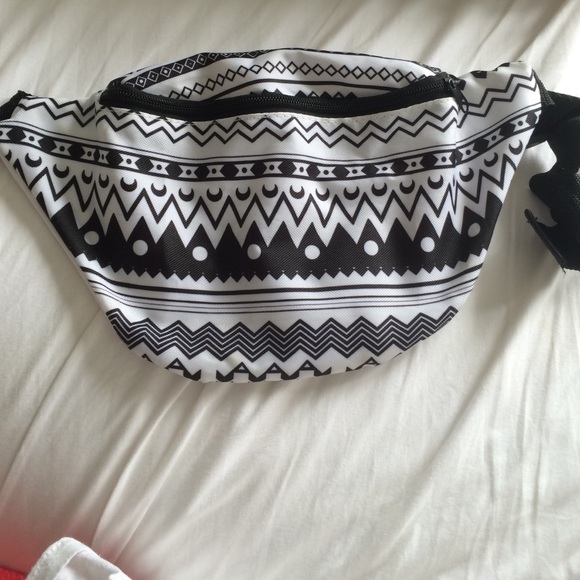 TRIBAL PRINT FANNY PACK