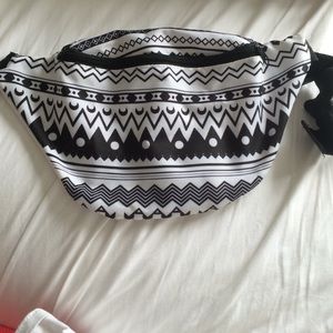 TRIBAL PRINT FANNY PACK