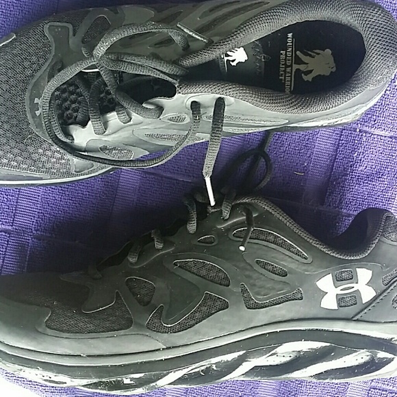 Under Armour Men Size 11 Spine Shoes