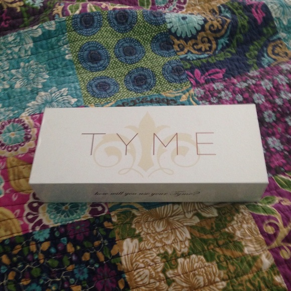 BRAND NEW Tyme Hair Iron