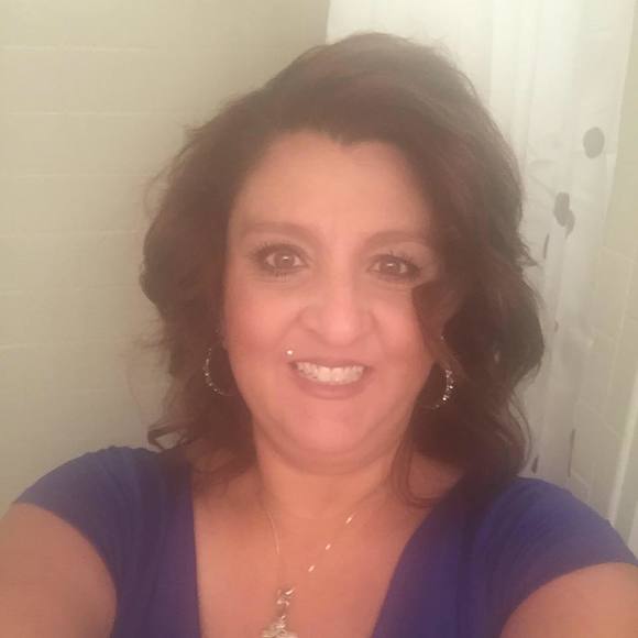 Meet your Posher, Julie - Picture 1 of 1